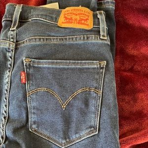 Size 26 Levi’s high rise super skinny